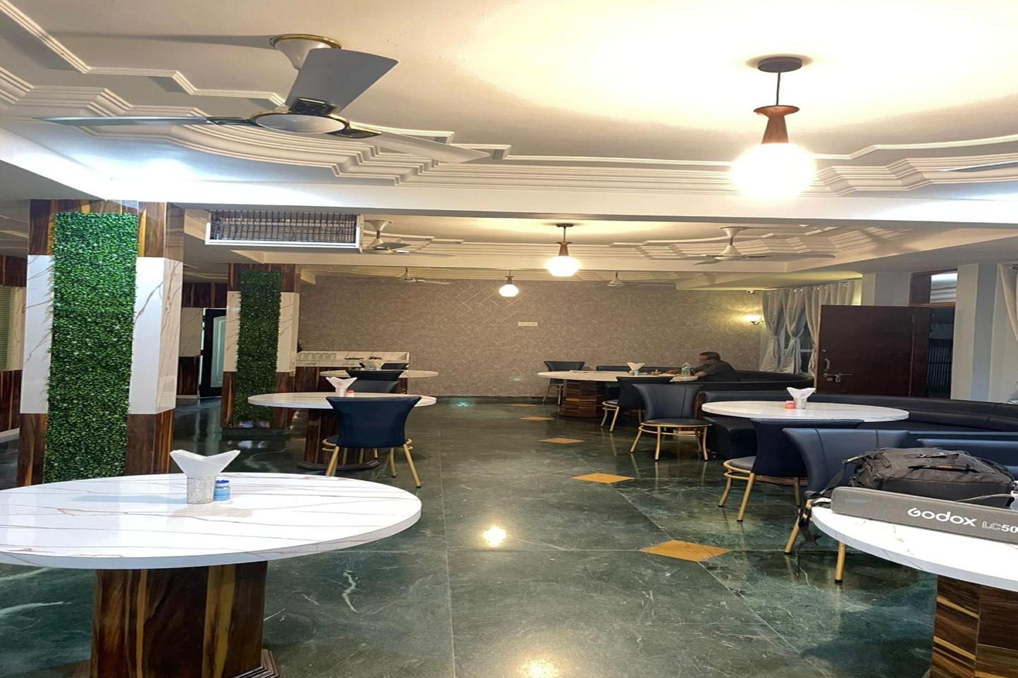 Oyo Hotel Rajshree Akolia Zewnętrze zdjęcie